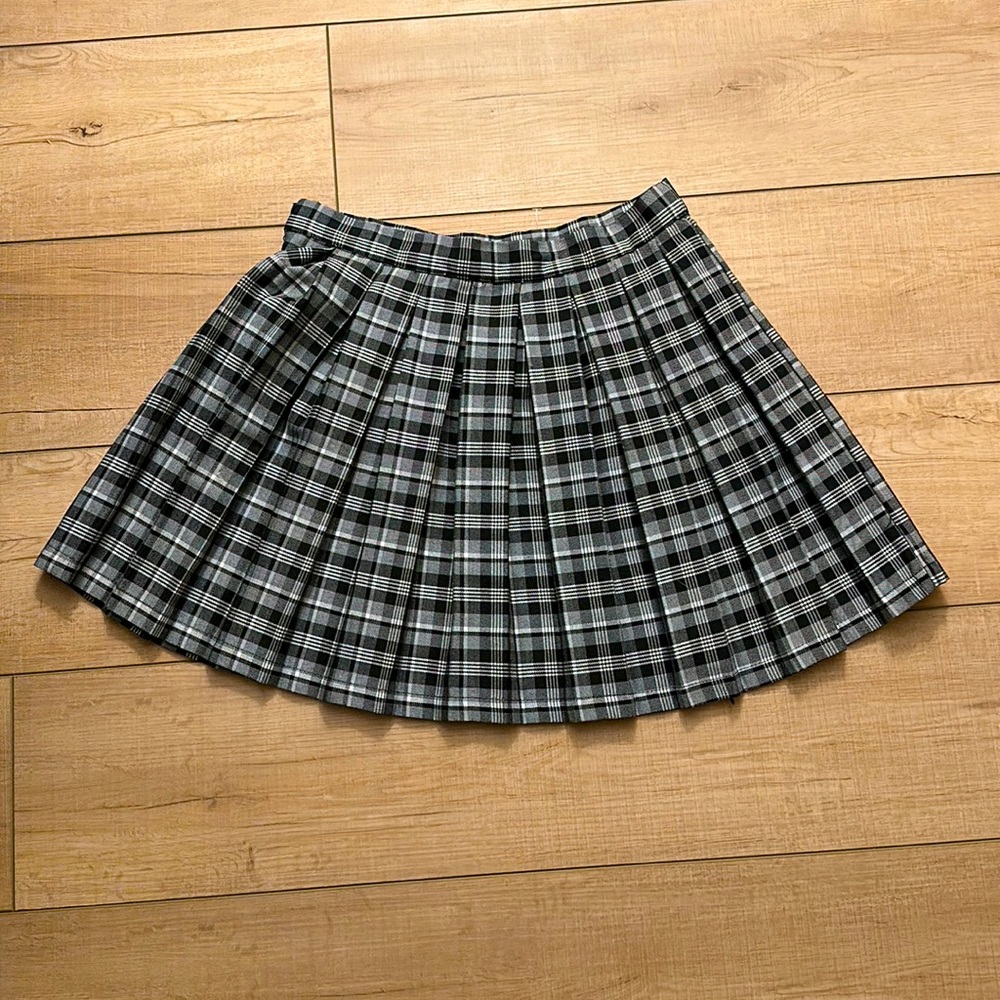 Black and White plaid skirt